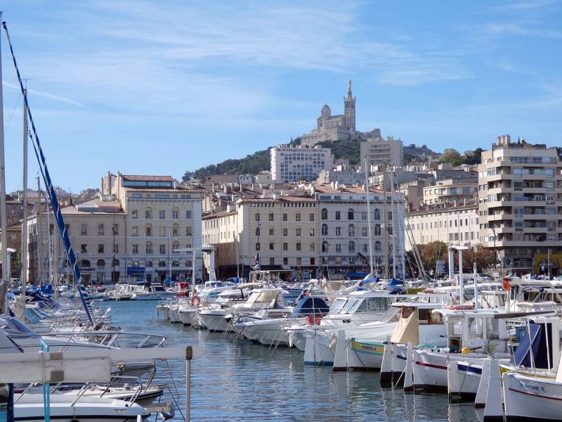 Restaurants pour Groupes au Vieux-Port de Marseille pour un Anniversaire 13007